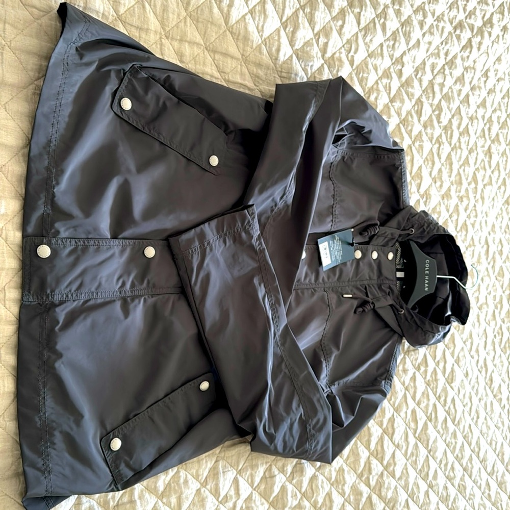 MN Hooded Rain JKT